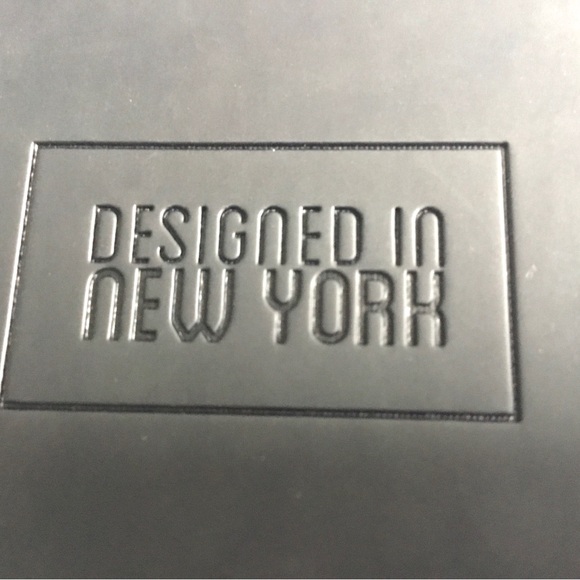 Solo New York Universal Tablet Case for 8.5" Inch to 11" Inch Tablets - Picture 10 of 10